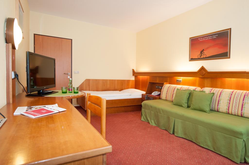 Hotel Zur Post Sankt Valentin